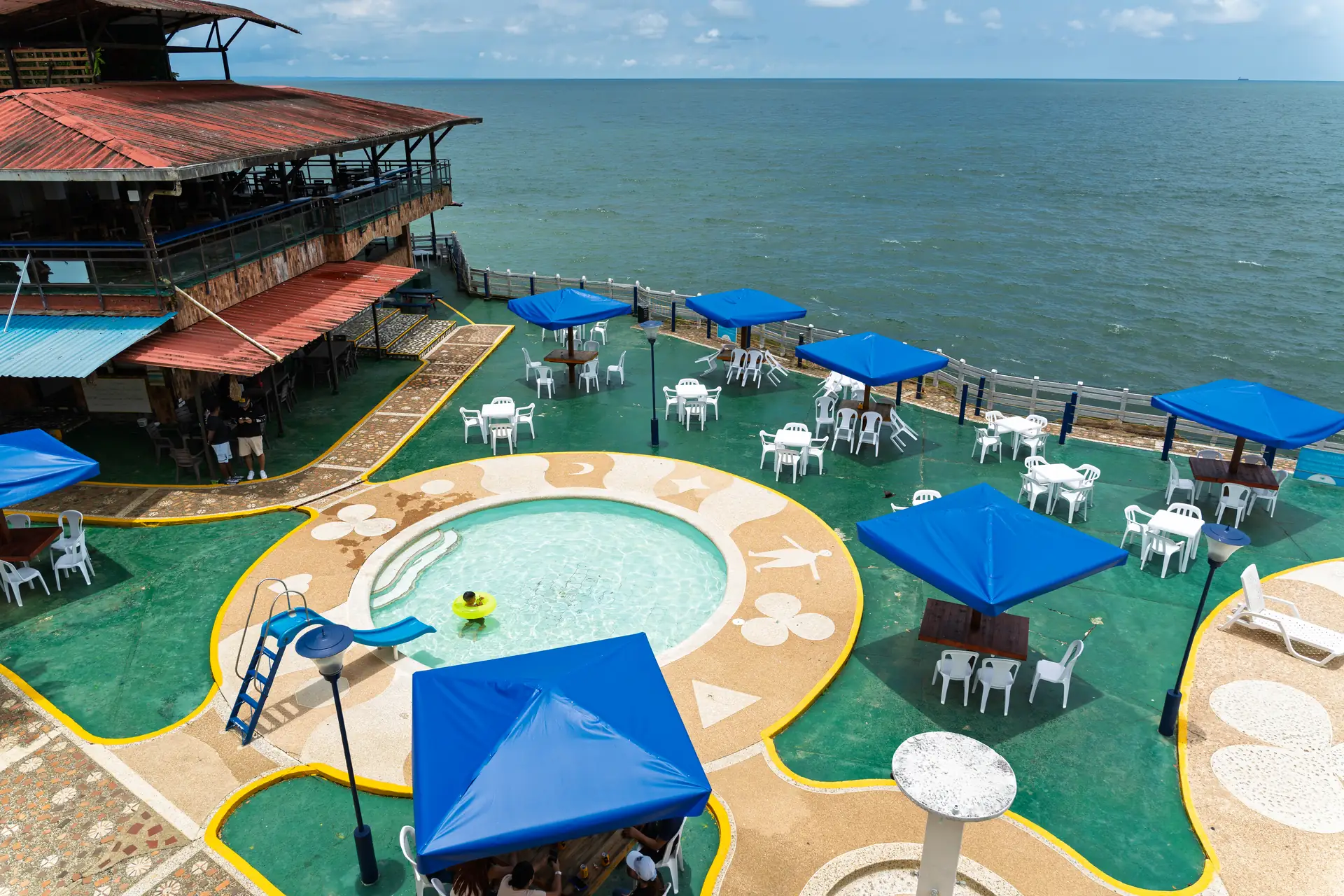 Piscina desde arriba Hotel Magüipi